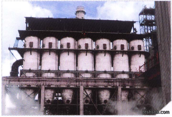 Long bag low pressure dust collector for blast furnace gas purification